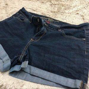 Arizona Jean Women’s Denim Shorts Size 15.